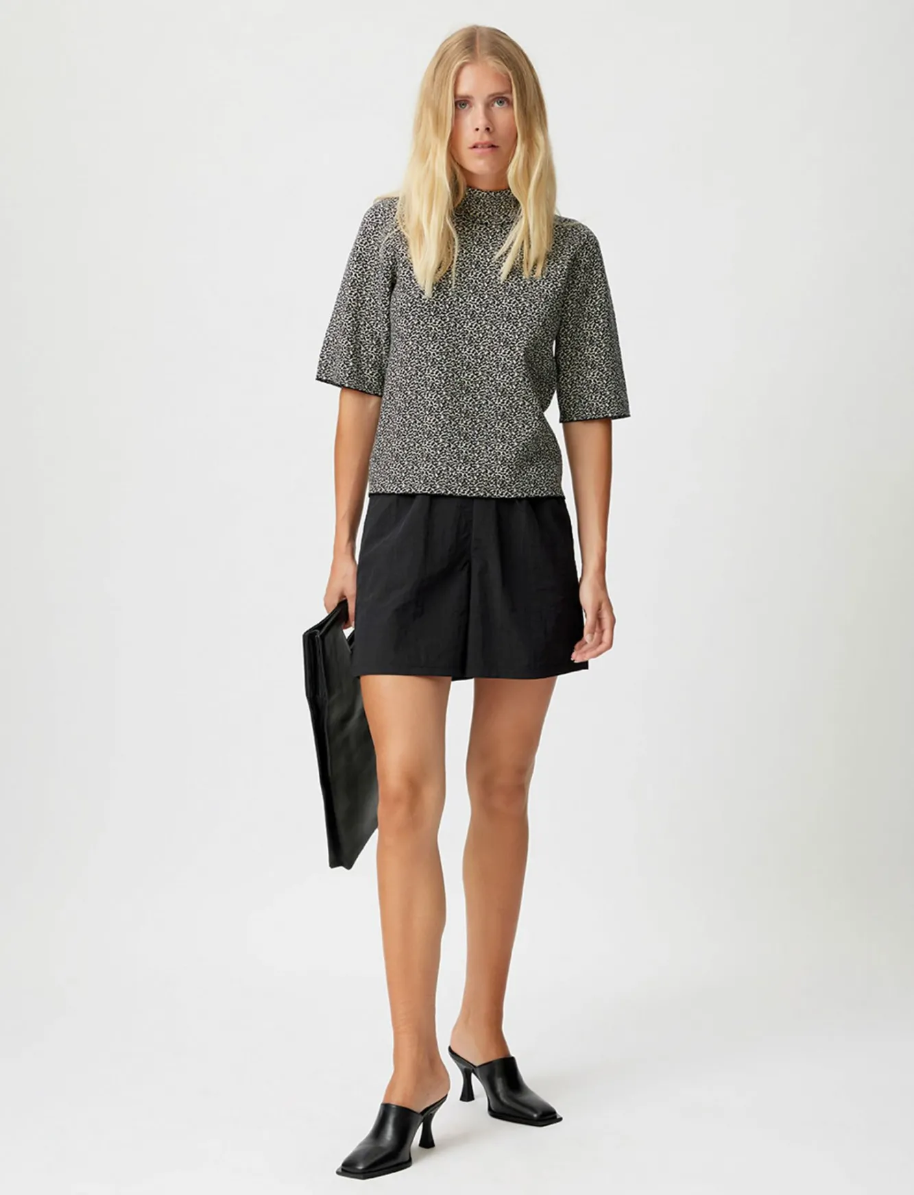 Kvinna Gestuz Shorts^Avalangz Shorts