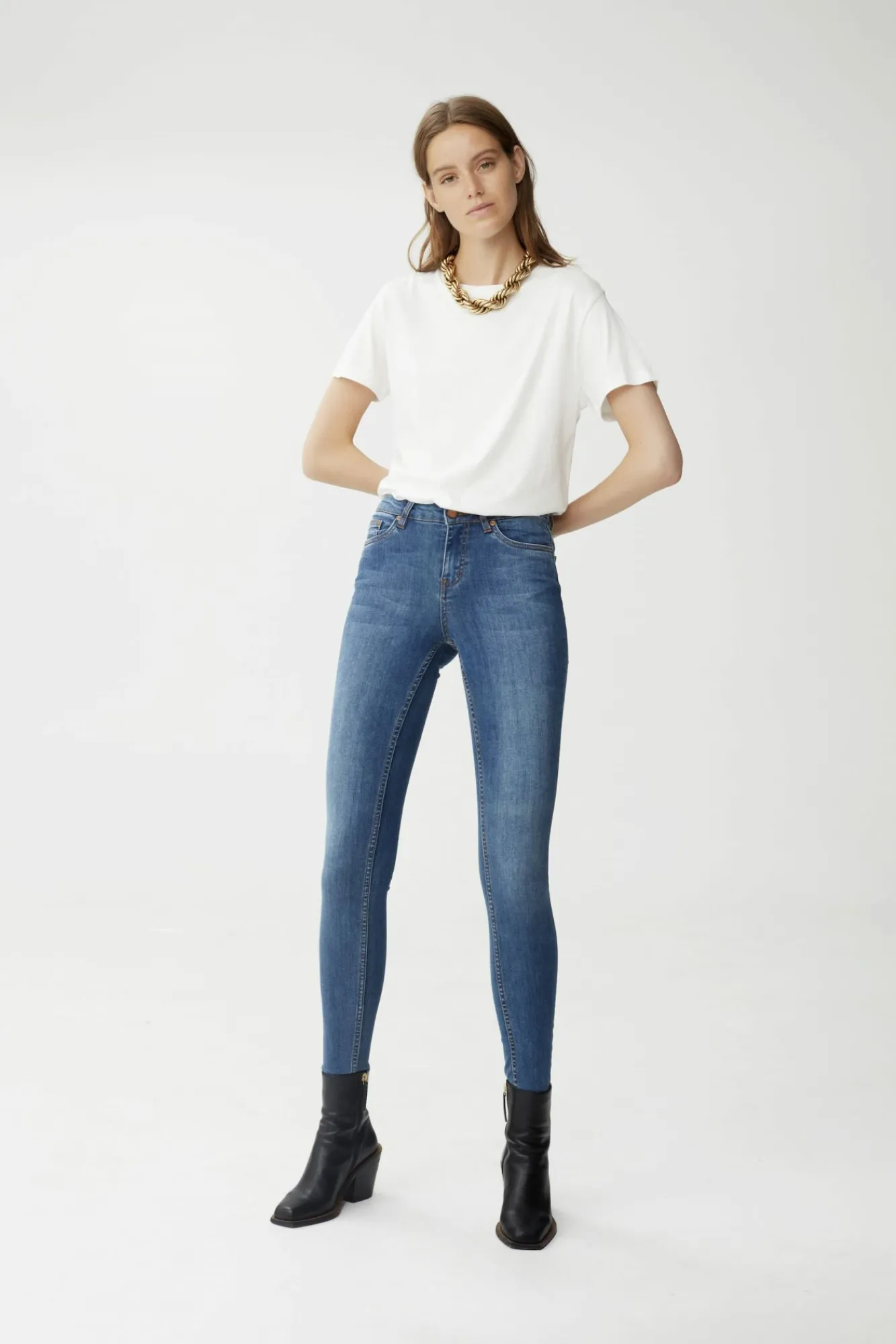 Kvinna Gestuz Jeans^Maggiegz Mw Skinny Jeans
