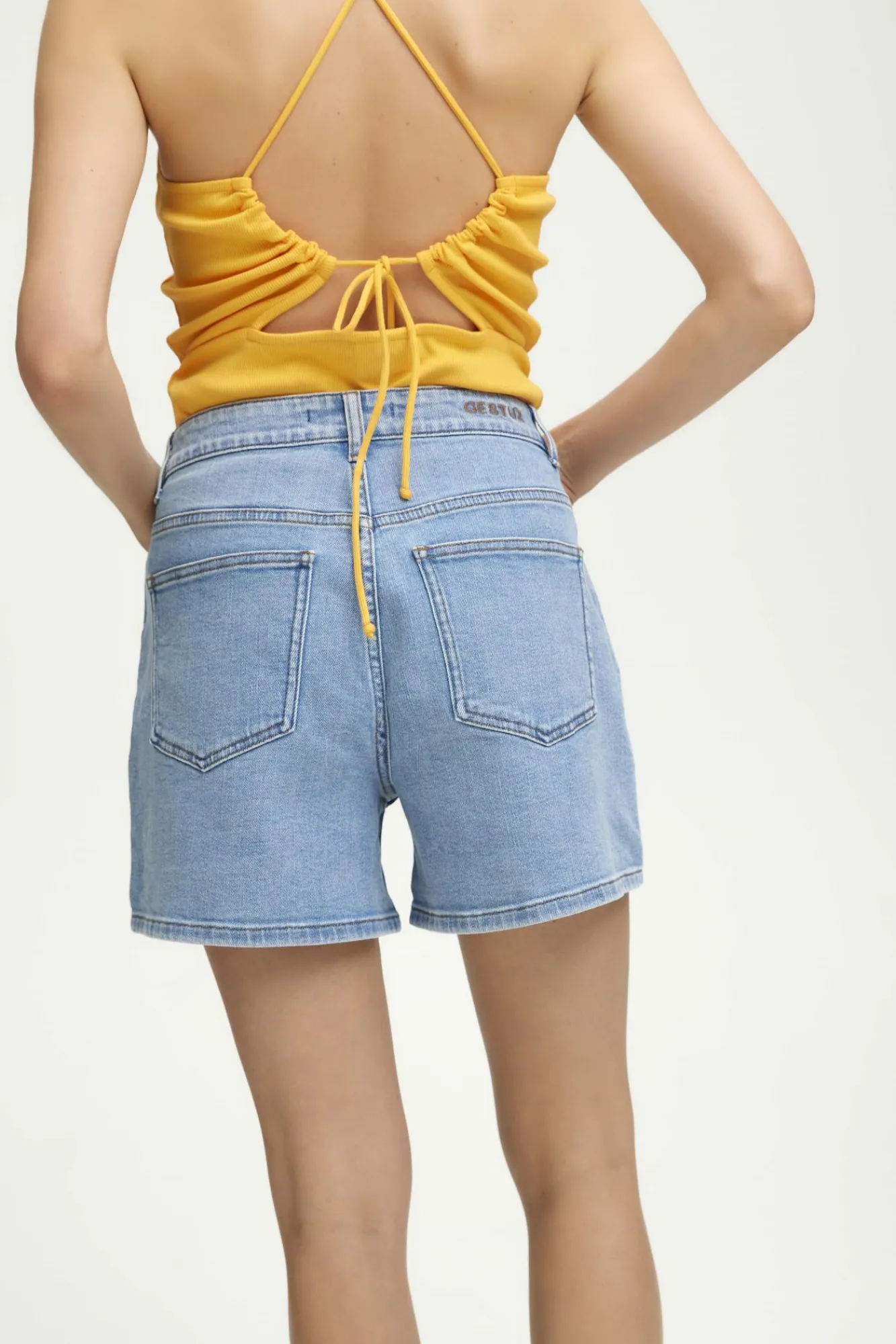 Kvinna Gestuz Shorts^Moniqgz Shorts